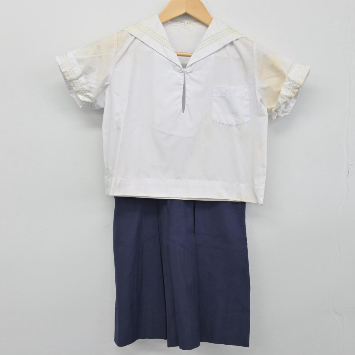 【中古】京都府 京都女子大学附属小学校 女子制服 2点（セーラー服・スカート）sf030174