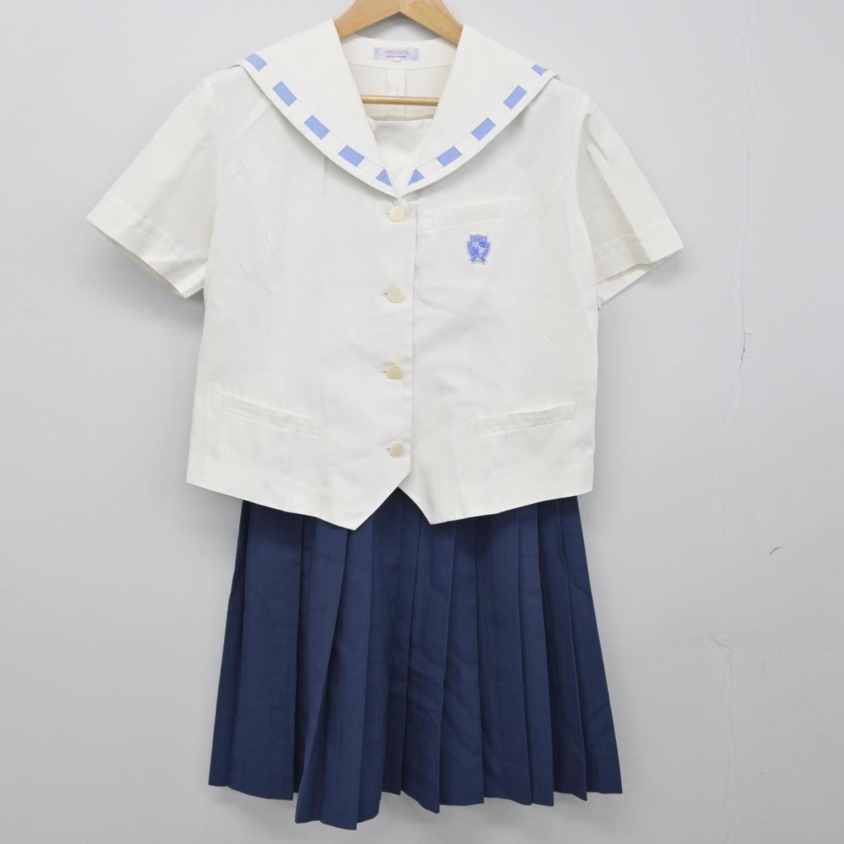 【中古】長崎県 長崎女子高等学校 女子制服 2点（セーラー服・スカート）sf030178