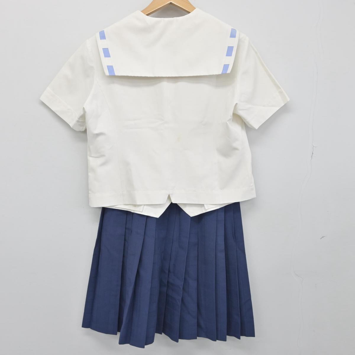 【中古】長崎県 長崎女子高等学校 女子制服 2点（セーラー服・スカート）sf030178