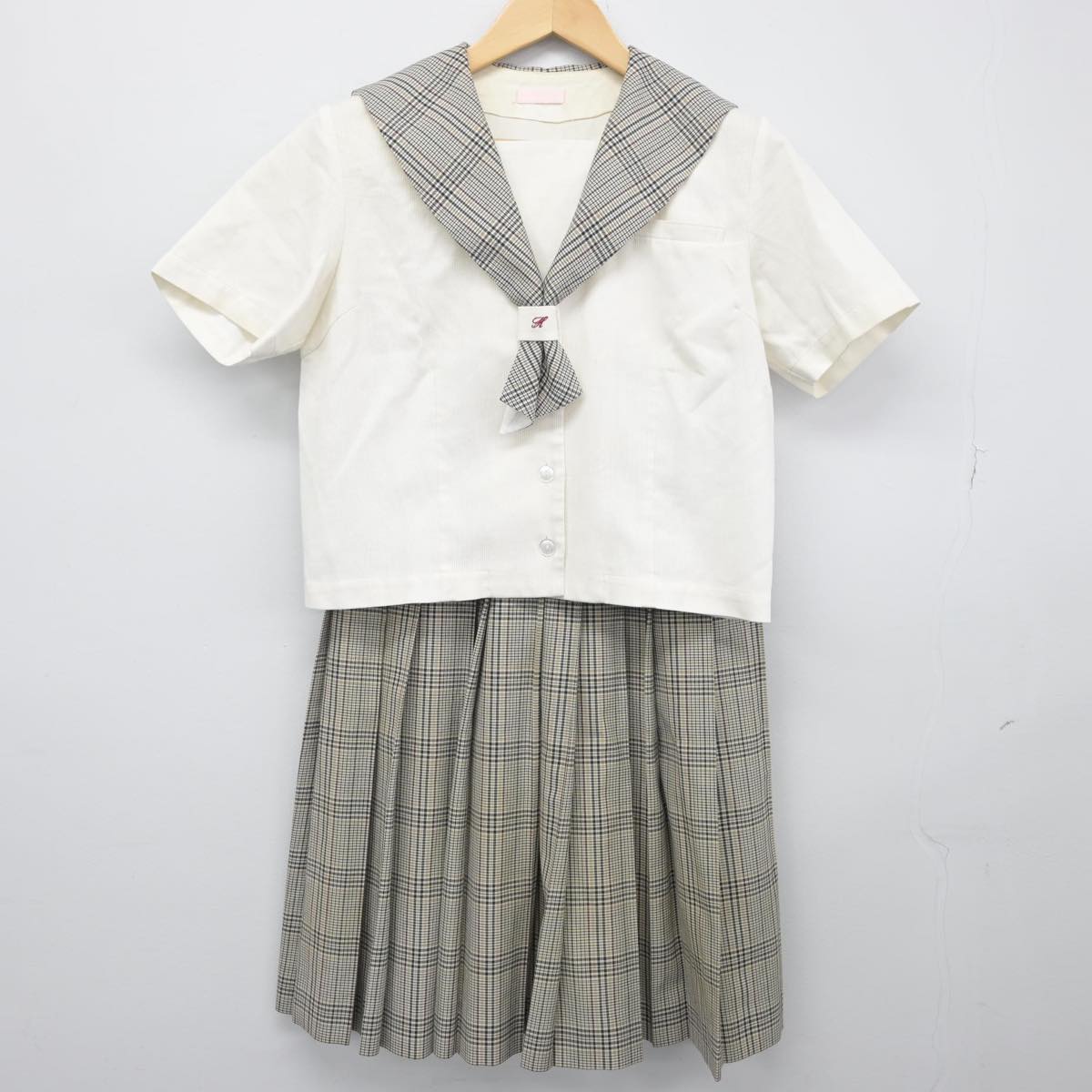 【中古】富山県 富山北部高等学校 女子制服 2点（セーラー服・スカート）sf030184