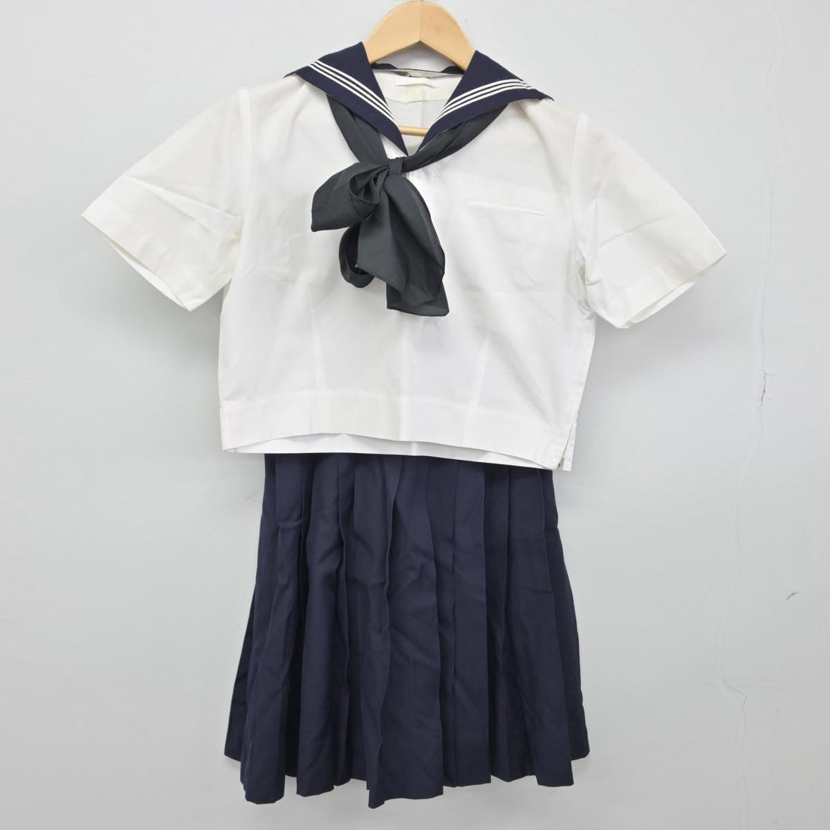 【中古】東京都 松蔭高等学校 女子制服 3点（セーラー服・スカート）sf030199