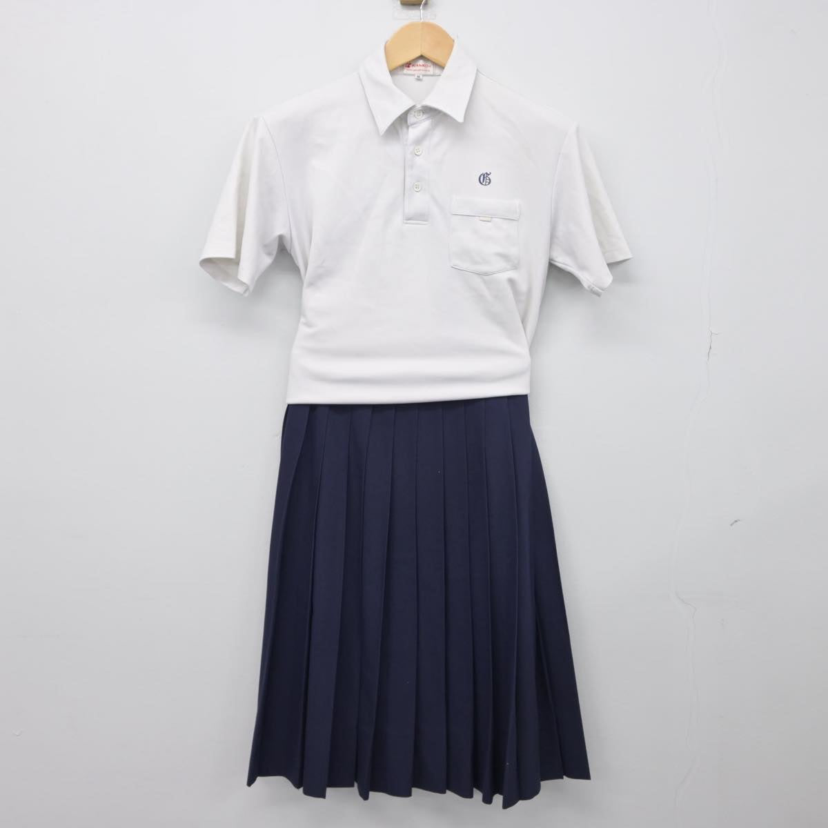 【中古】広島県 五日市中学校 女子制服 2点（シャツ・スカート）sf030235