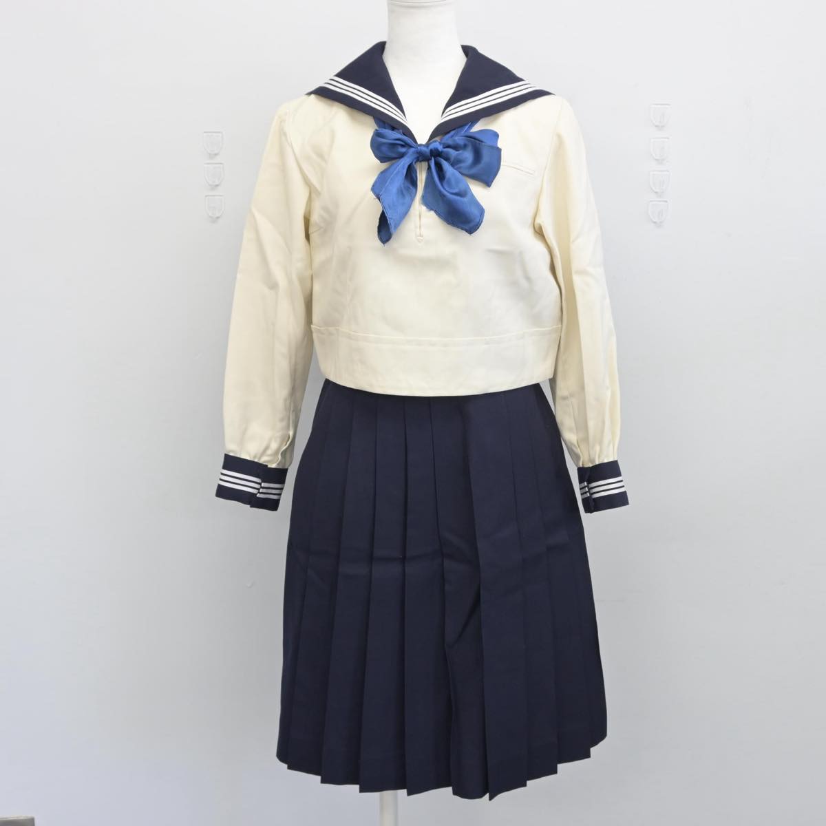 【中古】東京都 東京女学館高等学校 女子制服 4点（セーラー服・スカート）sf030275