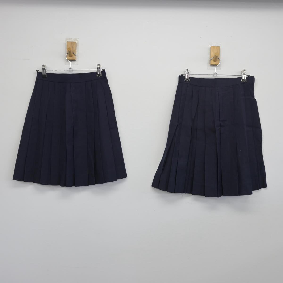 【中古】東京都 東京女学館高等学校 女子制服 2点（スカート・スカート）sf030276