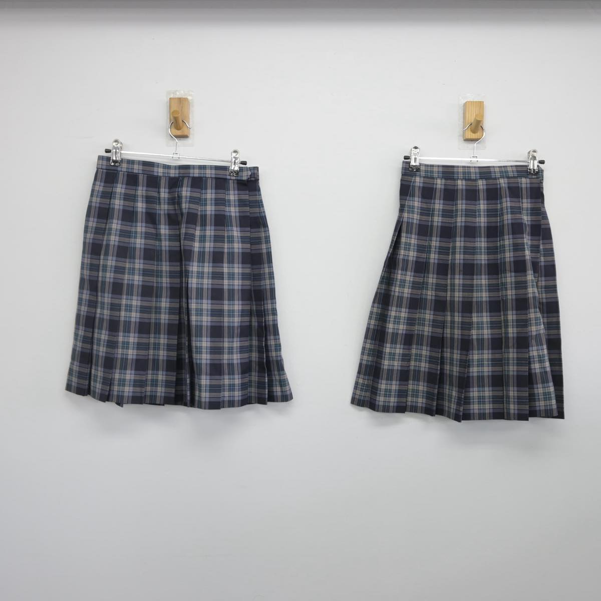 中古】神奈川県 鶴見中学校 女子制服 3点（ブレザー・スカート