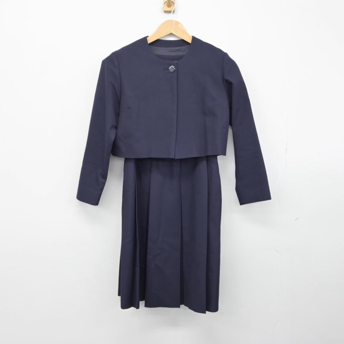 【中古】長崎県 純心女子高等学校 女子制服 2点（ブレザー・ジャンパースカート）sf030313