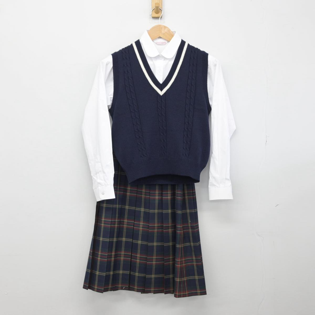 【中古】群馬県 前橋育英高等学校 女子制服 3点（ニットベスト・シャツ・スカート）sf030324