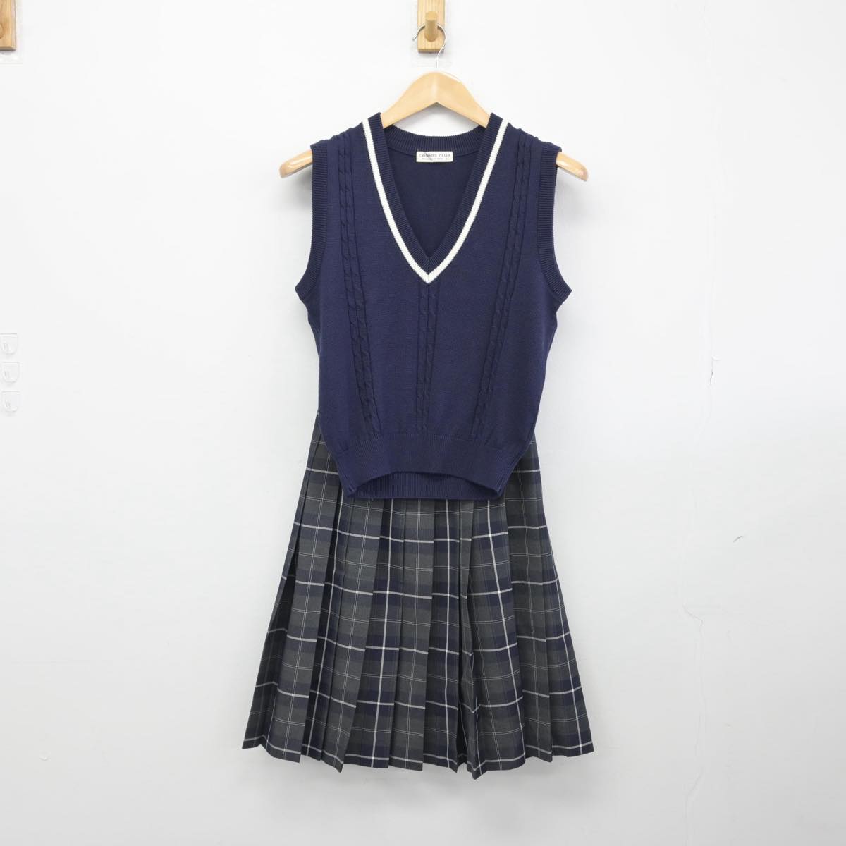 【中古】群馬県 前橋育英高等学校 女子制服 2点（ニットベスト・スカート）sf030325