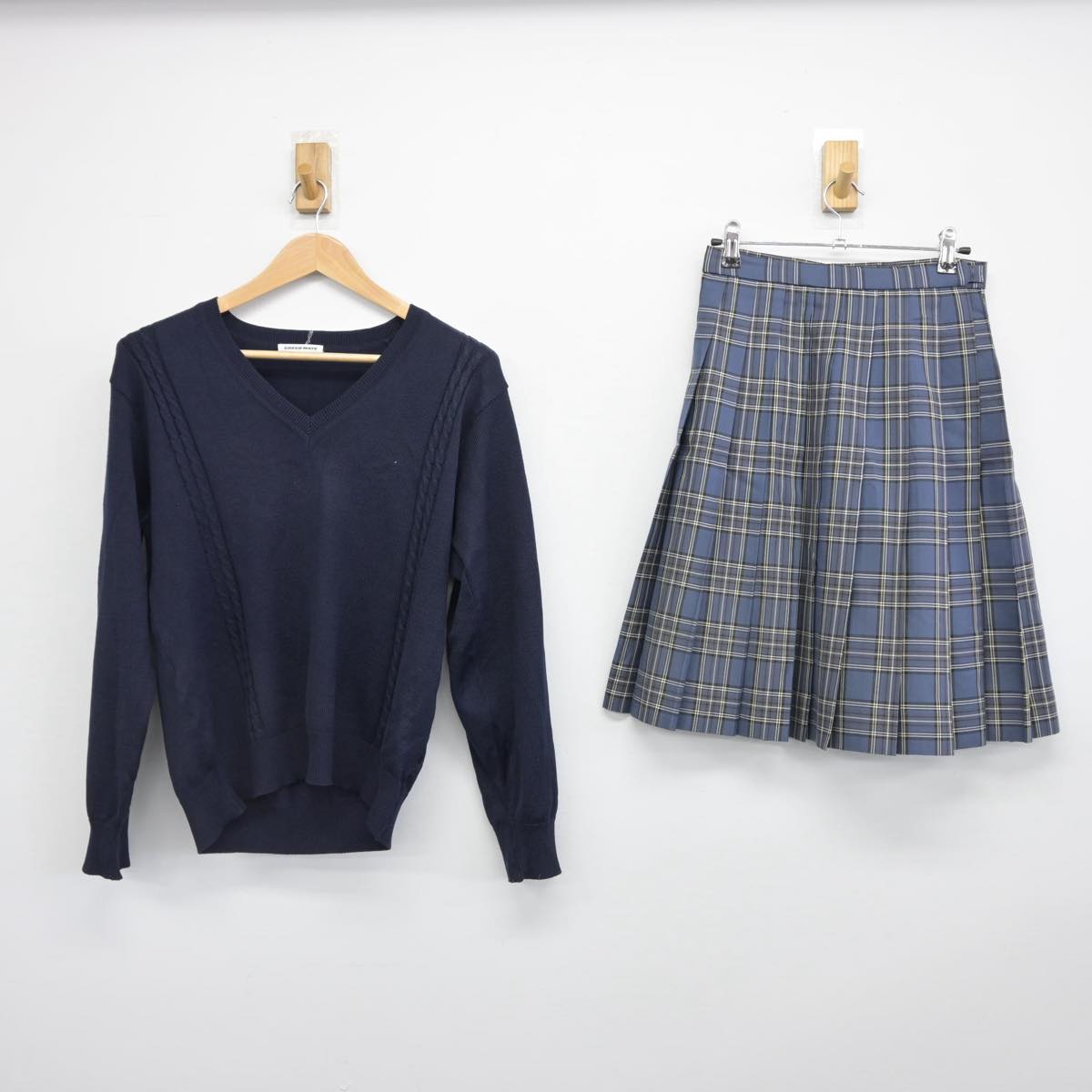 【中古】東京都 東京女子学園中学校高等学校 女子制服 2点（ニット・スカート）sf030341