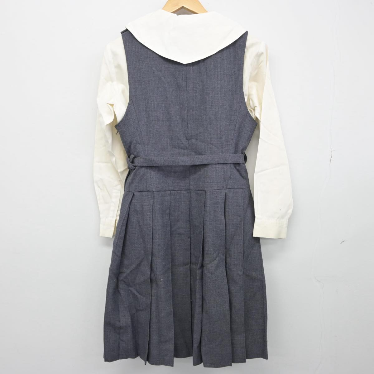 【中古】大阪府 宣真高等学校 女子制服 2点（シャツ・ジャンパースカート）sf030364