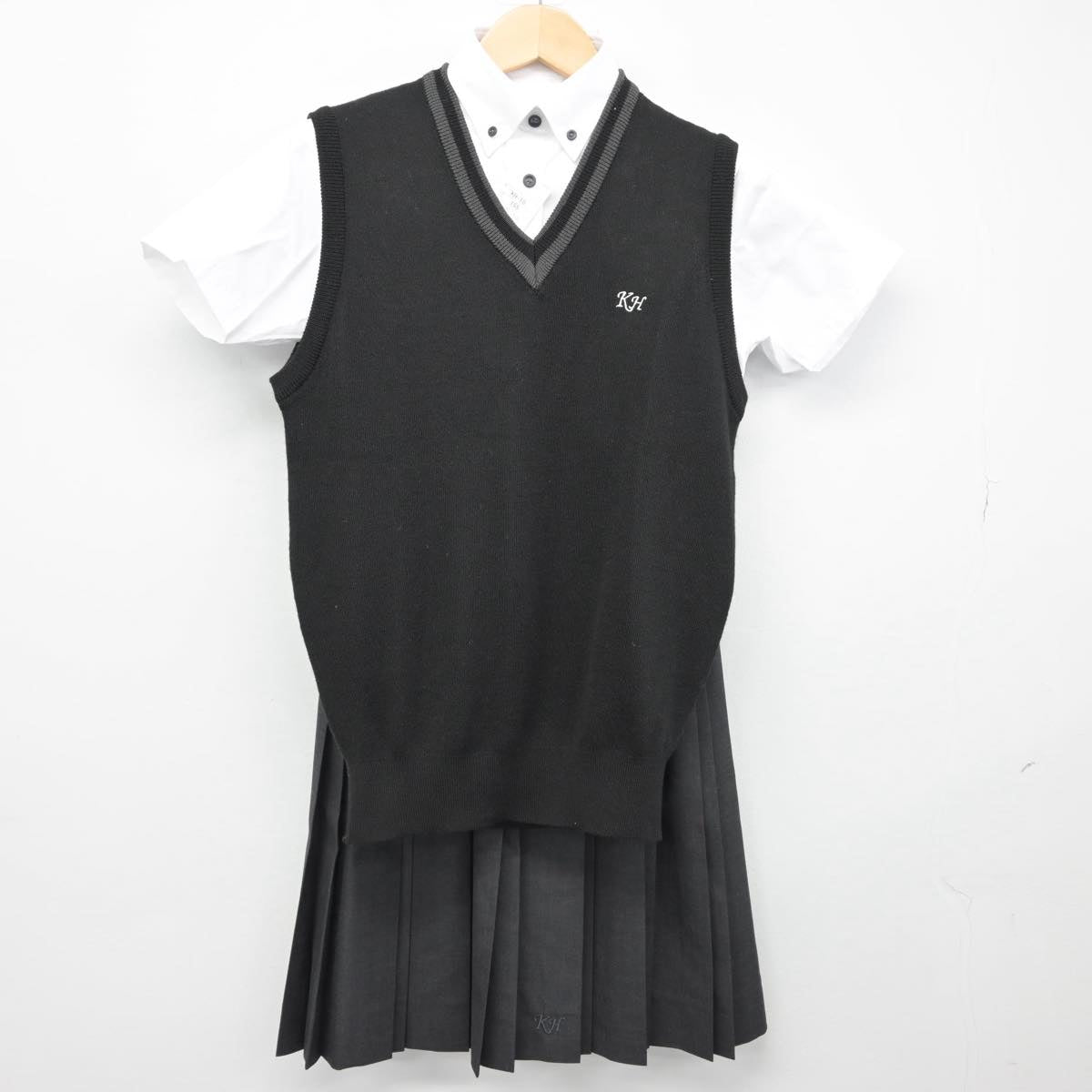 【中古】埼玉県 川越初雁高等学校 女子制服 3点（シャツ・ニットベスト・スカート）sf030367