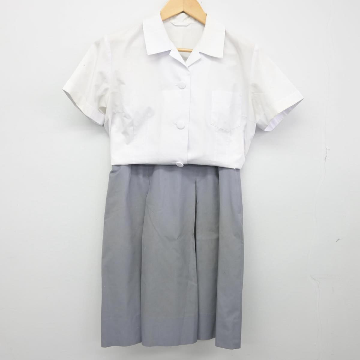 【中古】宮崎県 宮崎大宮高等学校 女子制服 2点（シャツ・スカート）sf030372