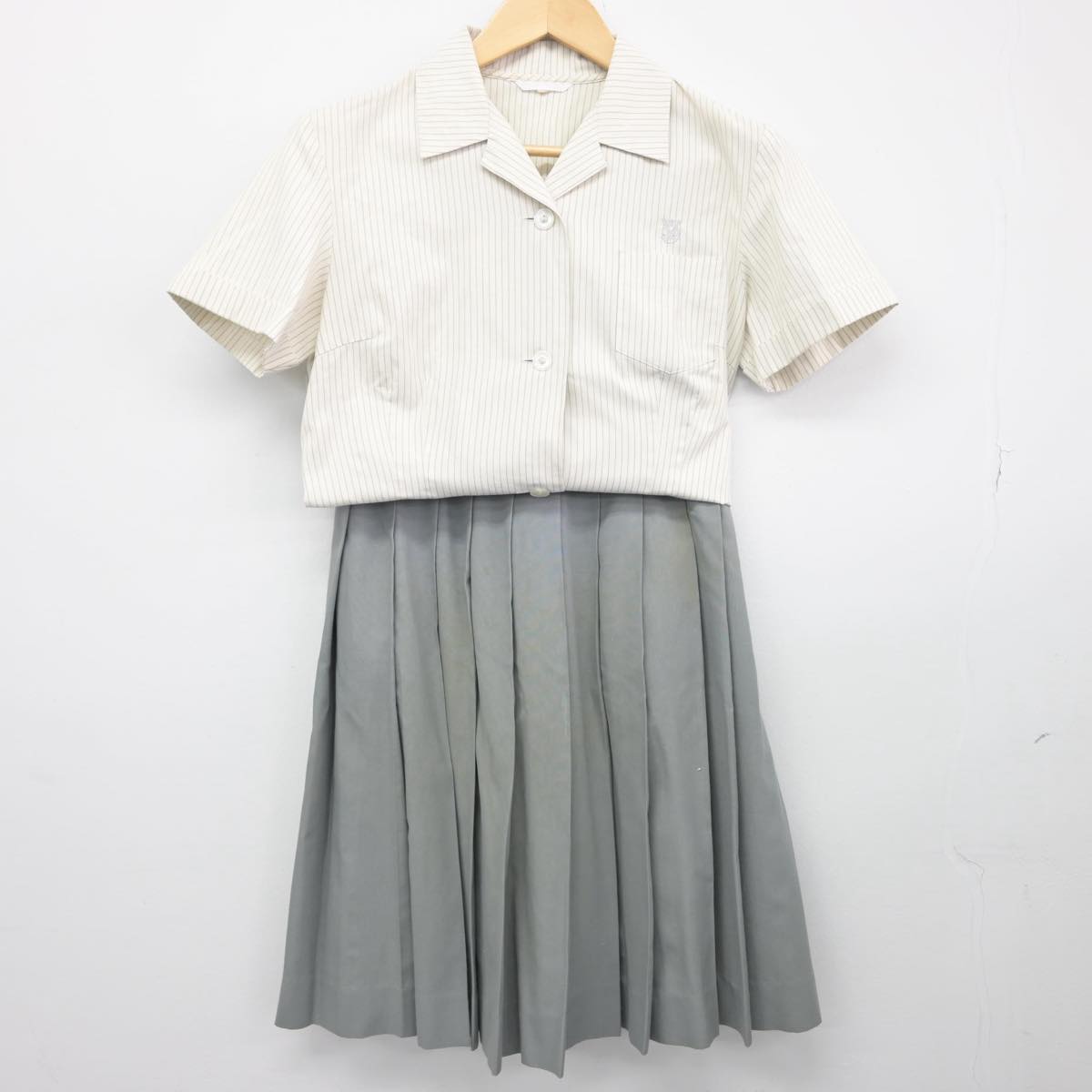 【中古】宮崎県 宮崎西高等学校 女子制服 2点（シャツ・スカート）sf030375