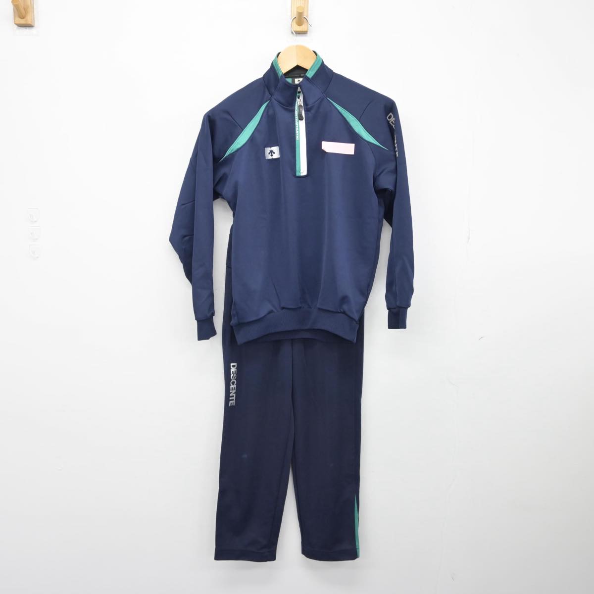 【中古】千葉県 八千代松陰高等学校 女子制服 3点（ジャージ 上・体操服 上・ジャージ 下）sf030415