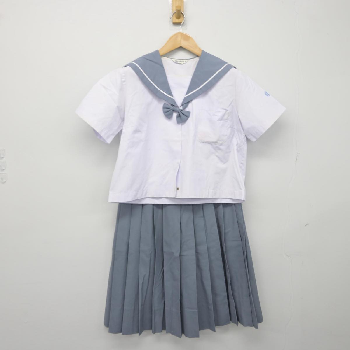 【中古】鹿児島県 伊集院中学校 女子制服 3点（セーラー服・スカート）sf030443