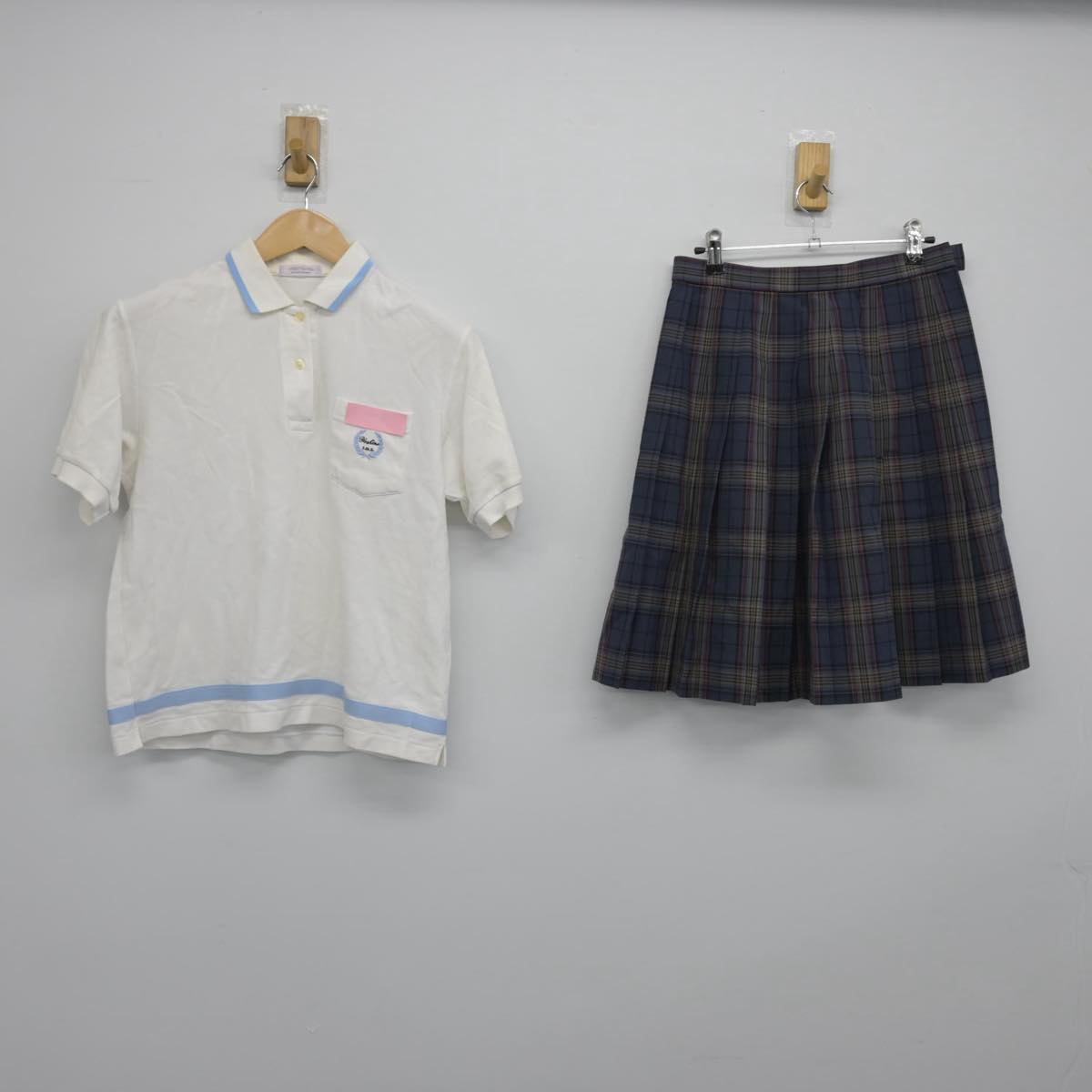 【中古】徳島県 吉野中学校 女子制服 2点（シャツ・スカート）sf030455