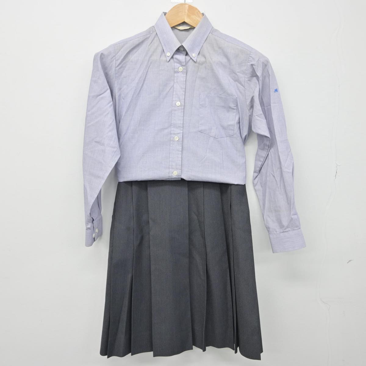 【中古】東京都 東京立正高等学校 女子制服 2点（シャツ・スカート）sf030486