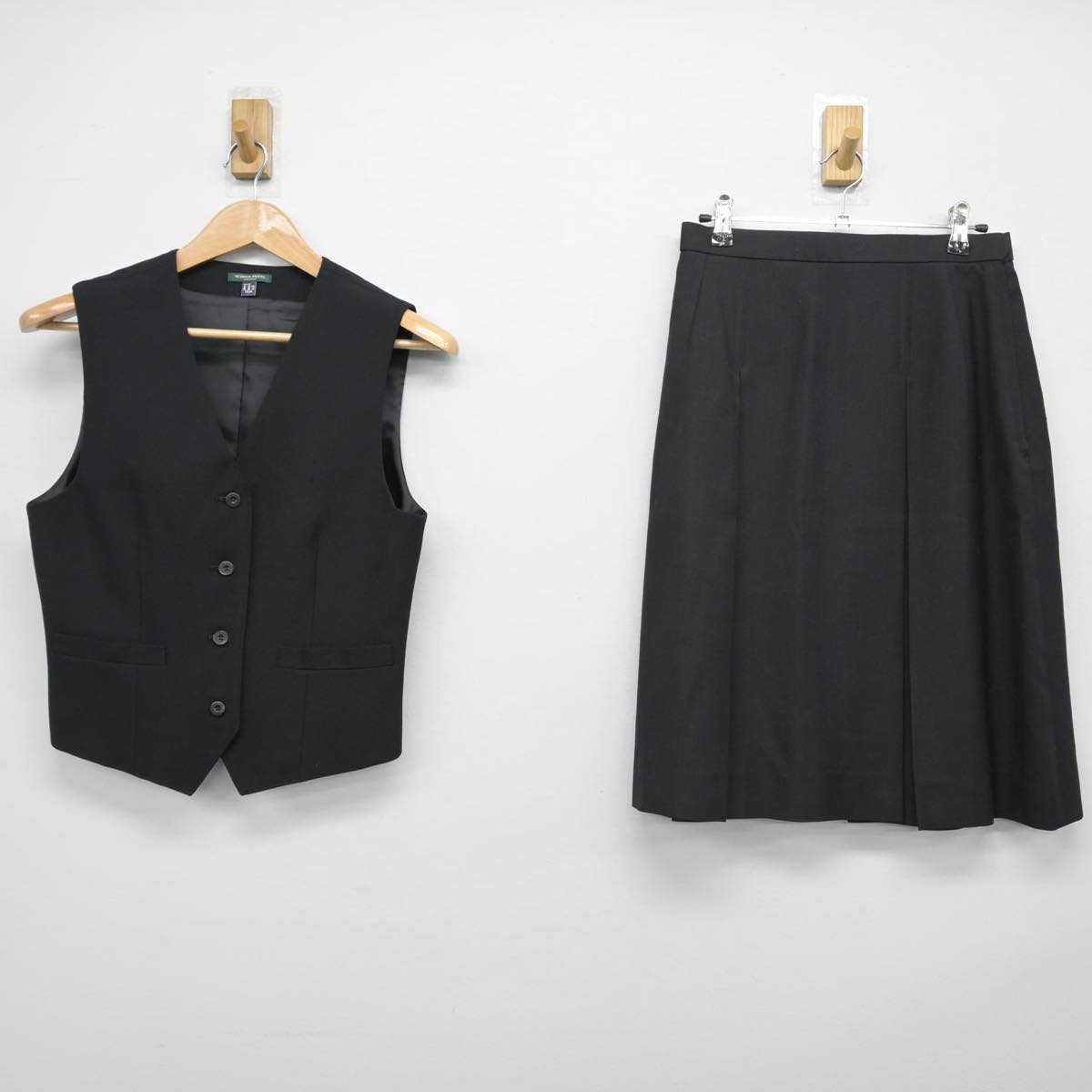 【中古】香川県 観音寺第一高等学校 女子制服 2点（ベスト・スカート）sf030493