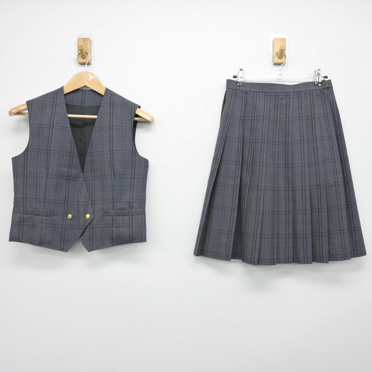 【中古】香川県 観音寺総合高等学校 女子制服 2点（ベスト・スカート）sf030494