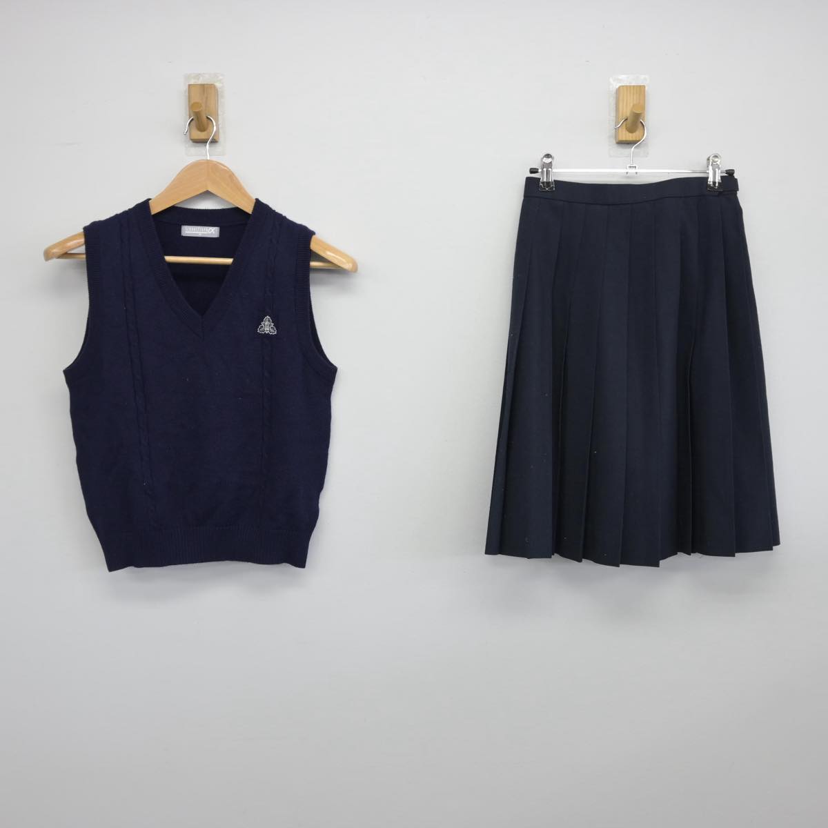 【中古】福岡県 久留米大学附設高等学校 女子制服 2点（ニットベスト・スカート）sf030498