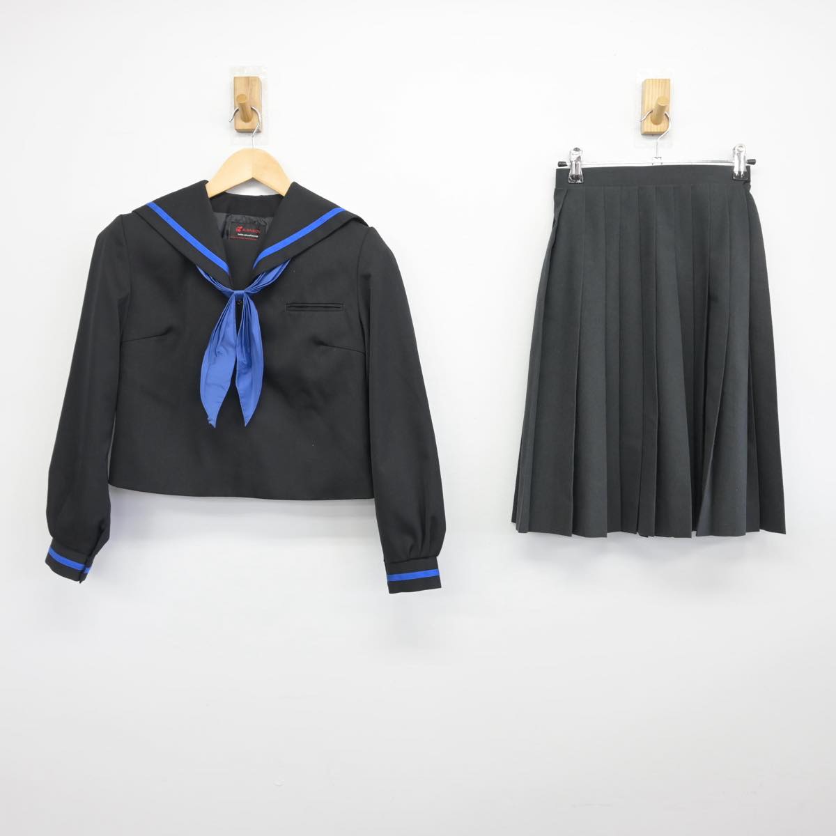 【中古】青森県 弘前市立第五中学校 女子制服 2点（セーラー服・スカート）sf030504