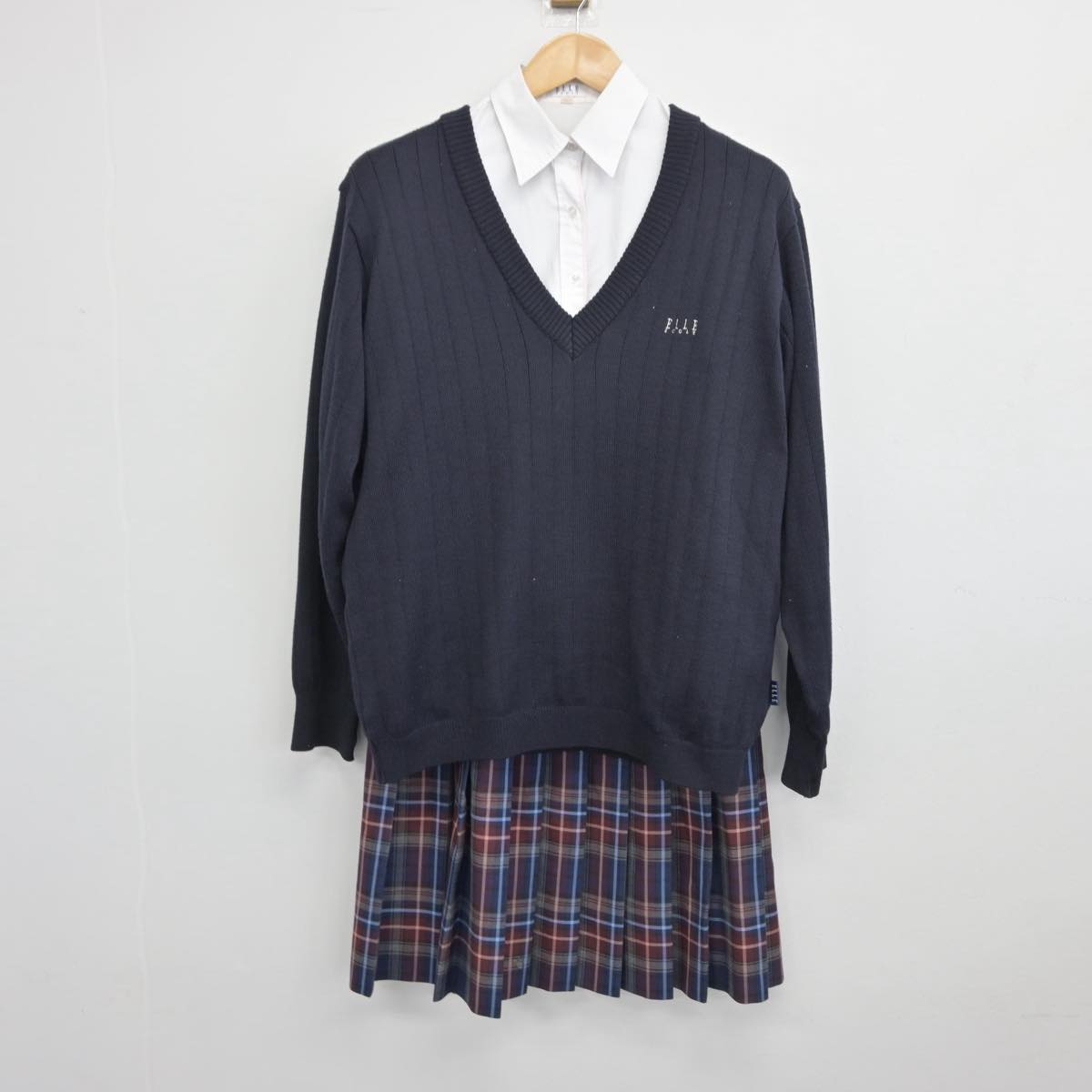 【中古】東京都 共立女子第二中学校 女子制服 3点（シャツ・ニット・スカート）sf030511