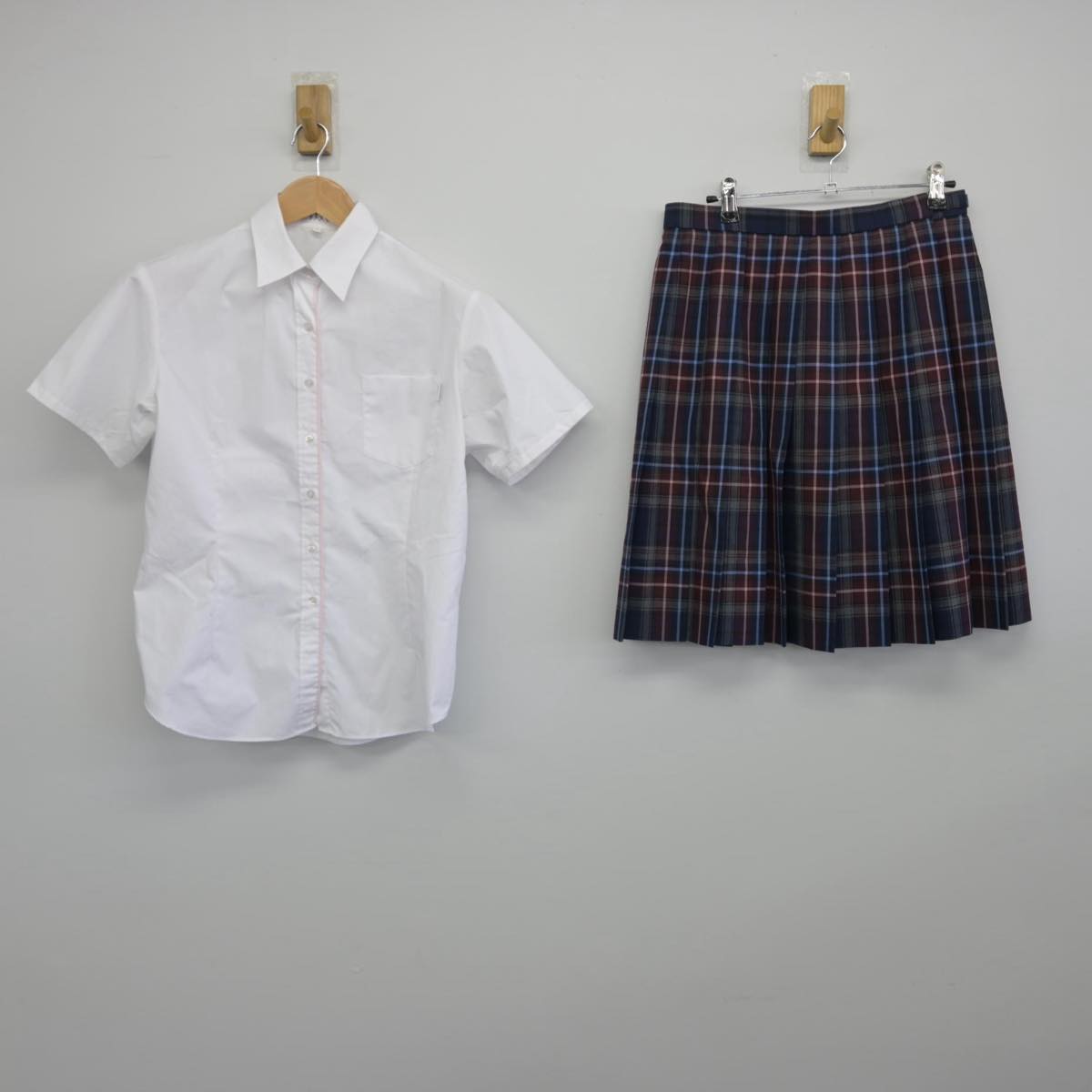 【中古】東京都 共立女子第二中学校 女子制服 3点（シャツ・スカート）sf030513