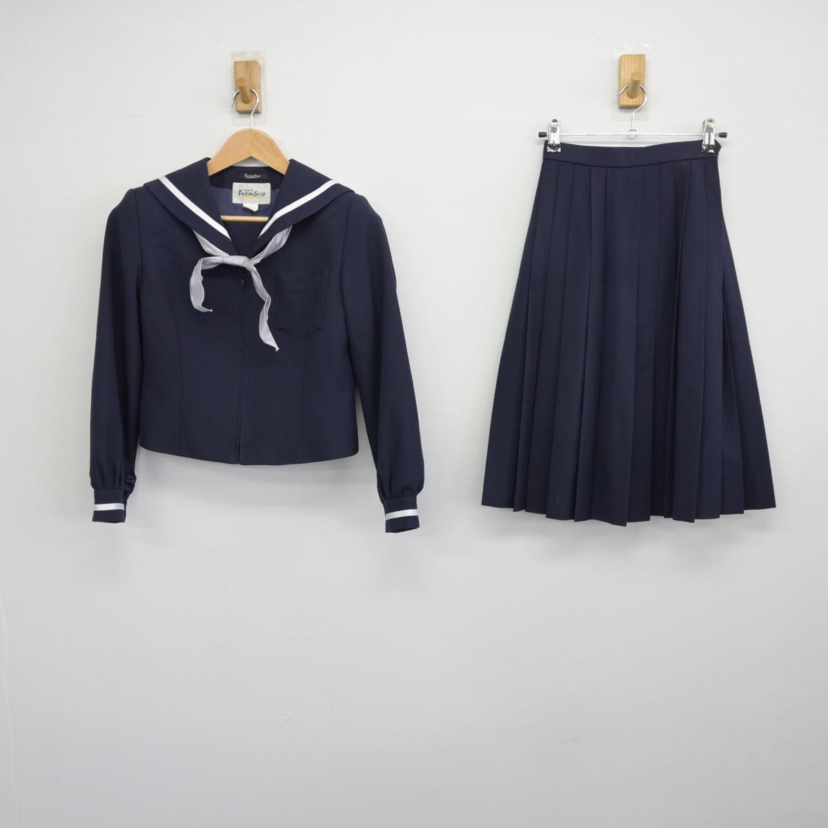 【中古】福井県 福井市明倫中学校 女子制服 3点（セーラー服・スカート）sf030556