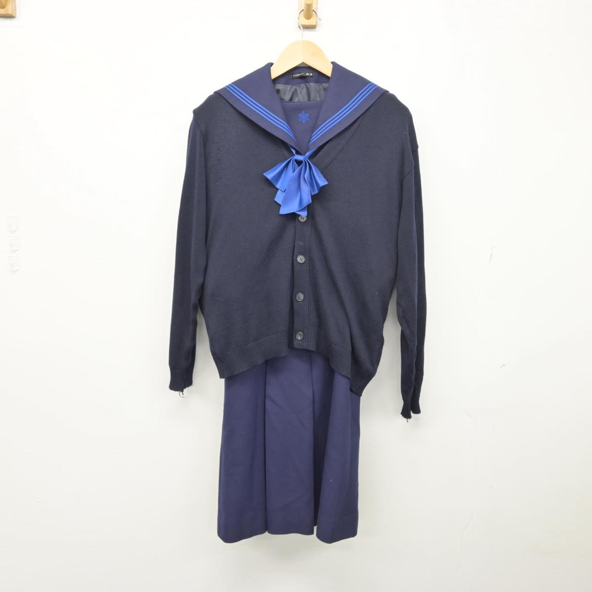 【中古】福岡県 香住丘高等学校 女子制服 4点（セーラー服・ニット・ジャンパースカート）sf030564