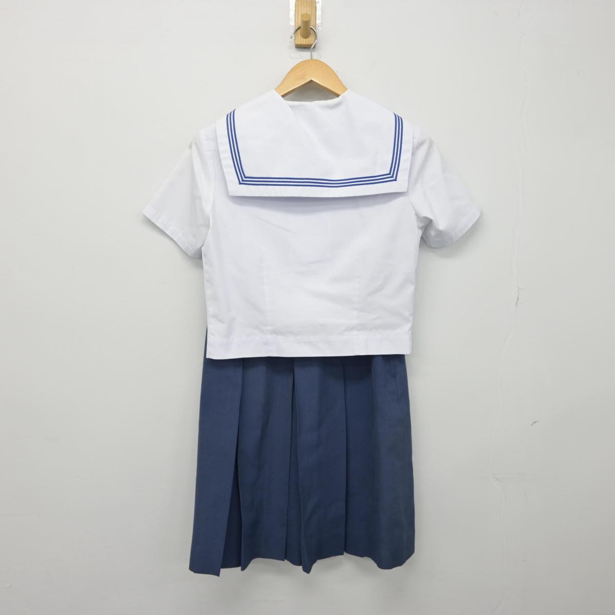 【中古】福岡県 香住丘高等学校 女子制服 3点（セーラー服・スカート）sf030578