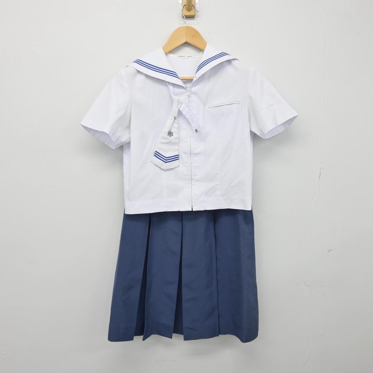 【中古】福岡県 香住丘高等学校 女子制服 3点（セーラー服・スカート）sf030579