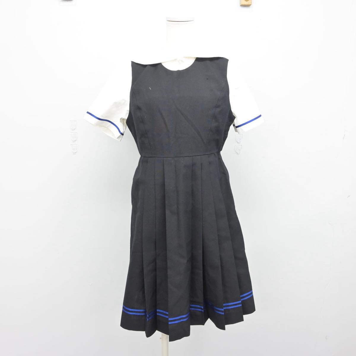 【中古】東京都 瀧野川女子学園中学高等学校 女子制服 2点（シャツ・ジャンパースカート）sf030587