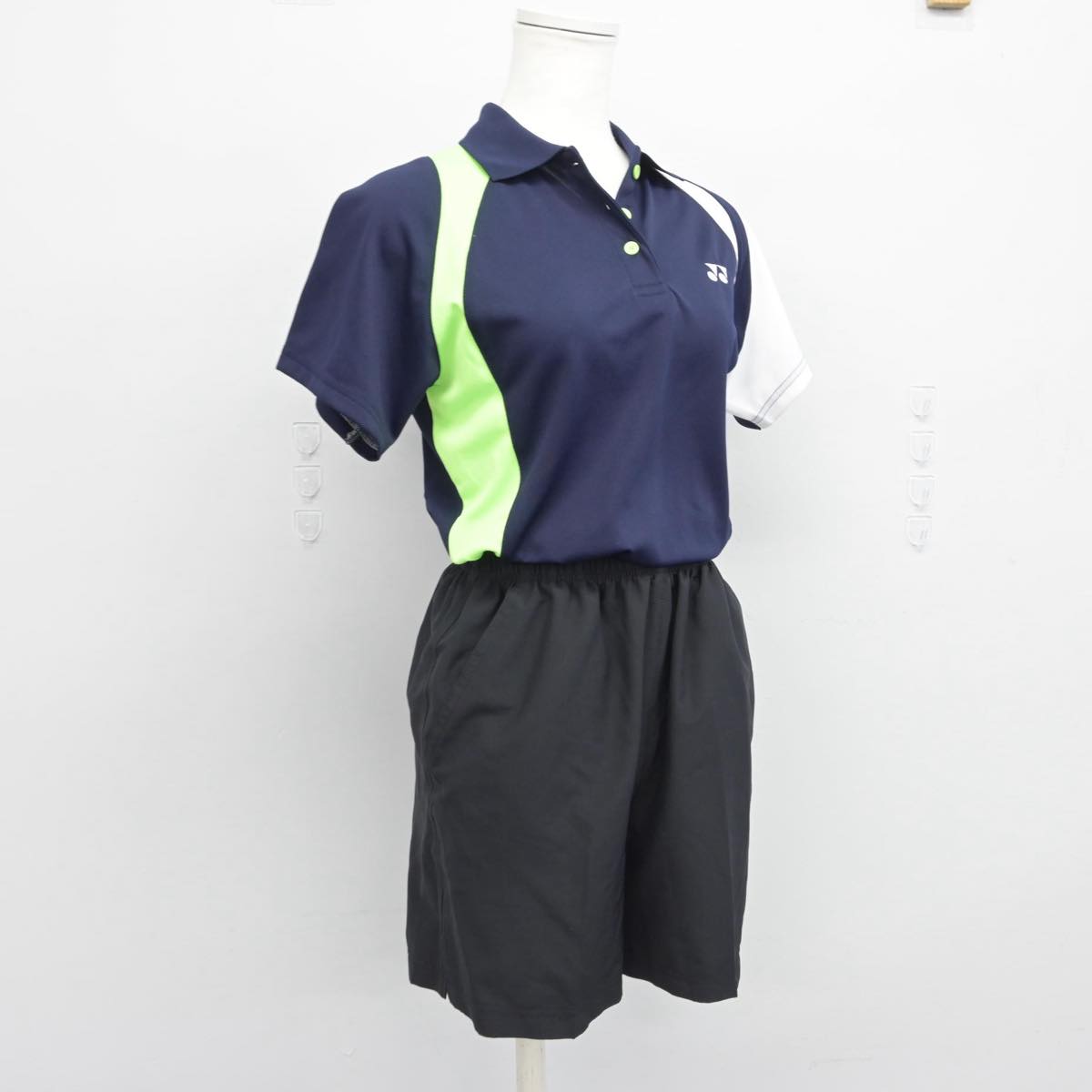 【中古】群馬県 桜木中学校/テニス部ユニフォーム 女子制服 2点（部活ユニフォーム 上・部活ユニフォーム 下）sf030615