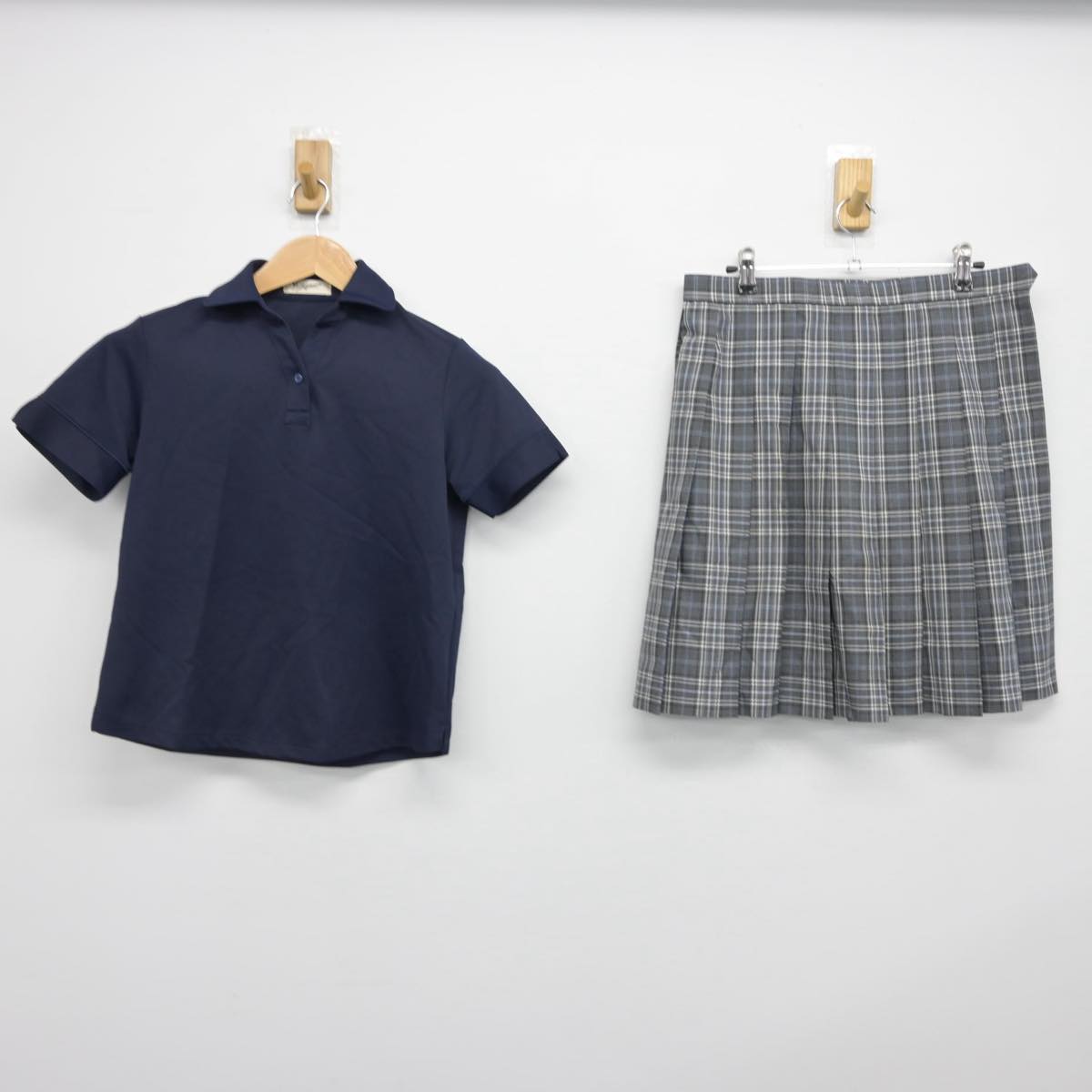 【中古】東京都 神田女学園中学校 女子制服 2点（シャツ・スカート）sf030620