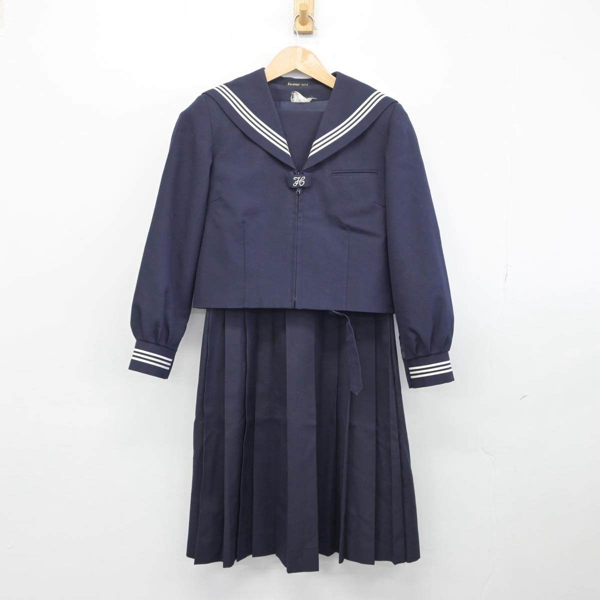 【中古】東京都 江戸川区立篠崎中学校 女子制服 2点（セーラー服・ジャンパースカート）sf030658