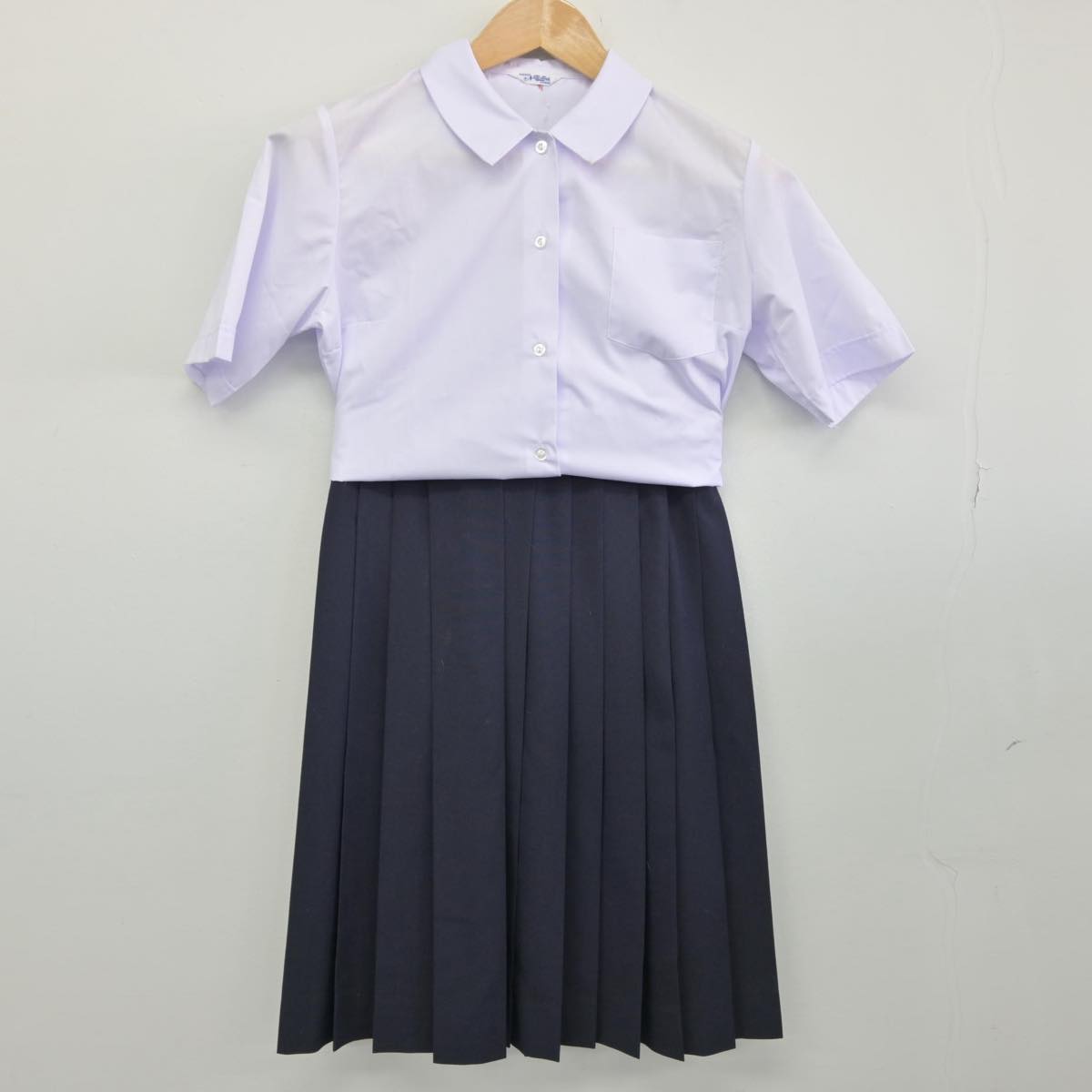 【中古】茨城県 おくの義務教育学校 女子制服 2点（シャツ・スカート）sf030687