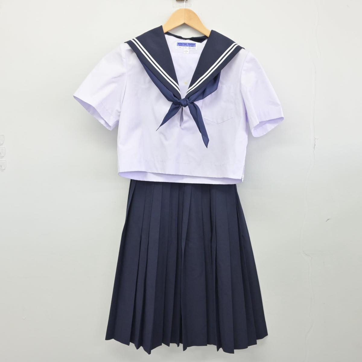 【中古】愛知県 鶴城中学校 女子制服 4点（セーラー服・スカート）sf030746