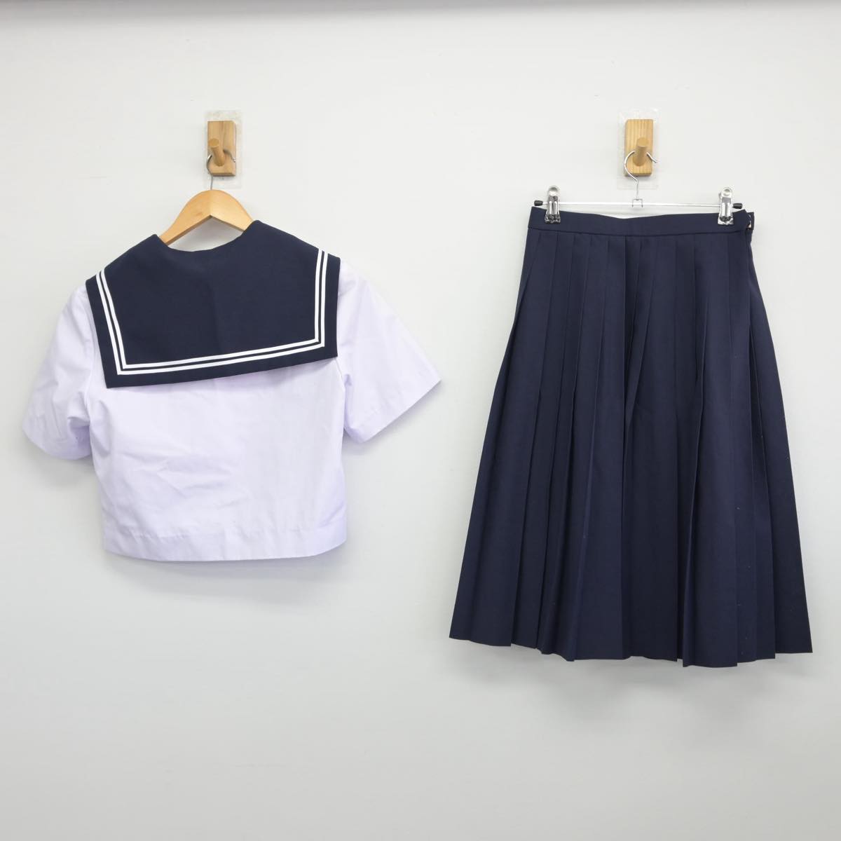 【中古】愛知県 鶴城中学校 女子制服 4点（セーラー服・スカート）sf030746