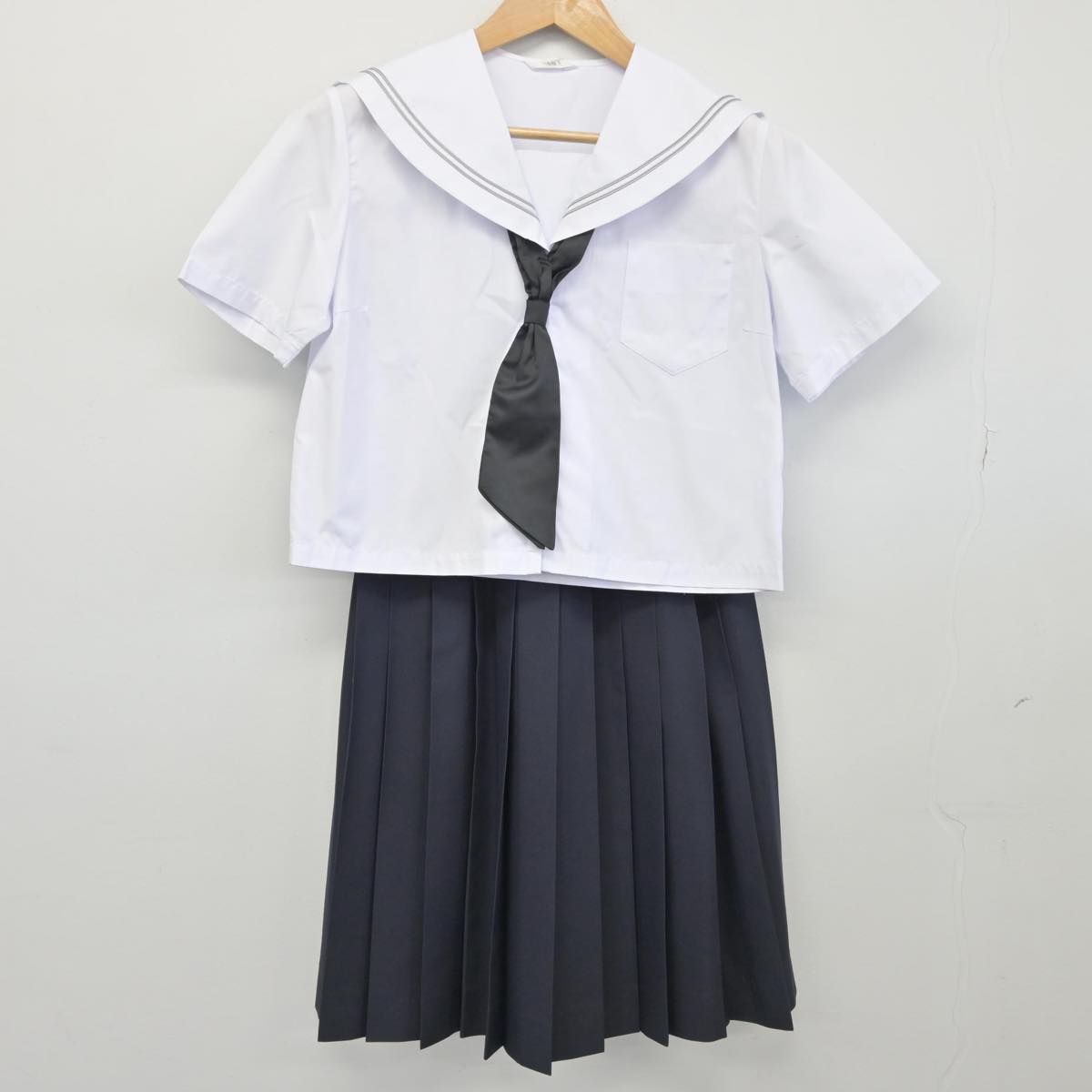 【中古】福井県 至民中学校 女子制服 3点（セーラー服・スカート）sf030791