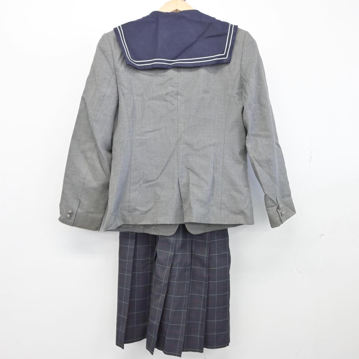 【中古】福岡県 精華女子高等学校 女子制服 2点（セーラー服・ジャンパースカート）sf030793