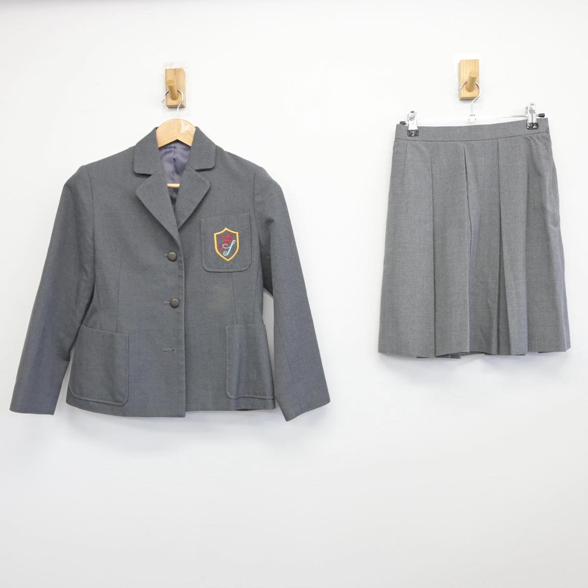 【中古】神奈川県 藤が岡中学校 女子制服 2点（ブレザー・スカート）sf030799