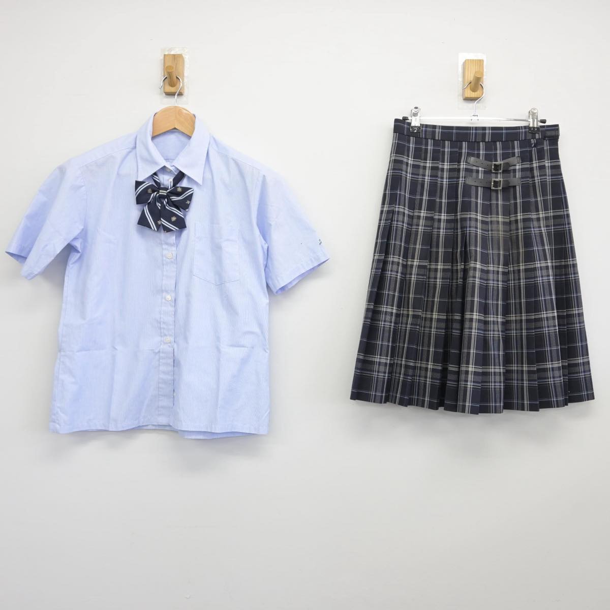 【中古】山梨県 甲府東高等学校 女子制服 3点（シャツ・スカート）sf030809