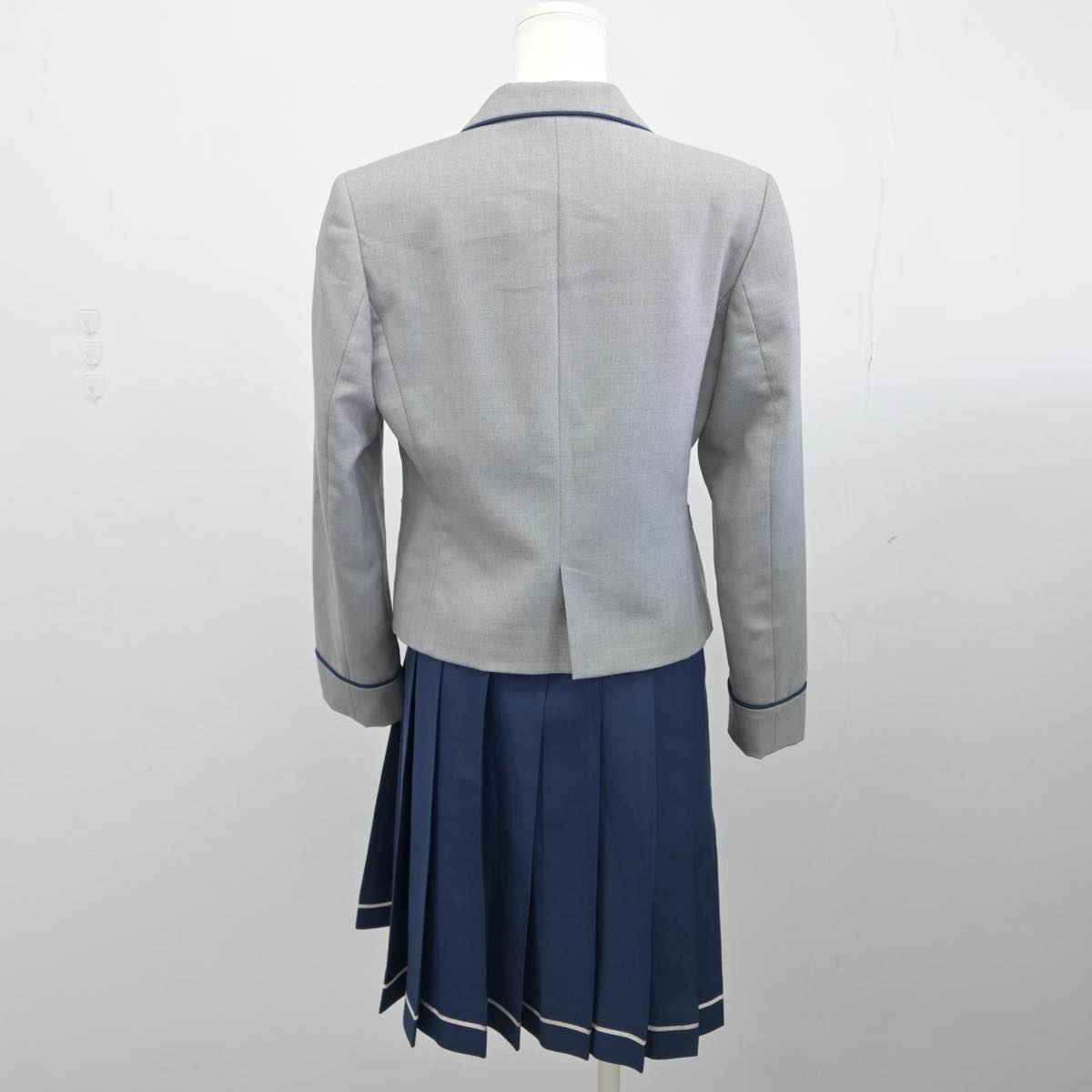 【中古】広島県 進徳女子高等学校 女子制服 2点（ブレザー・スカート）sf030841