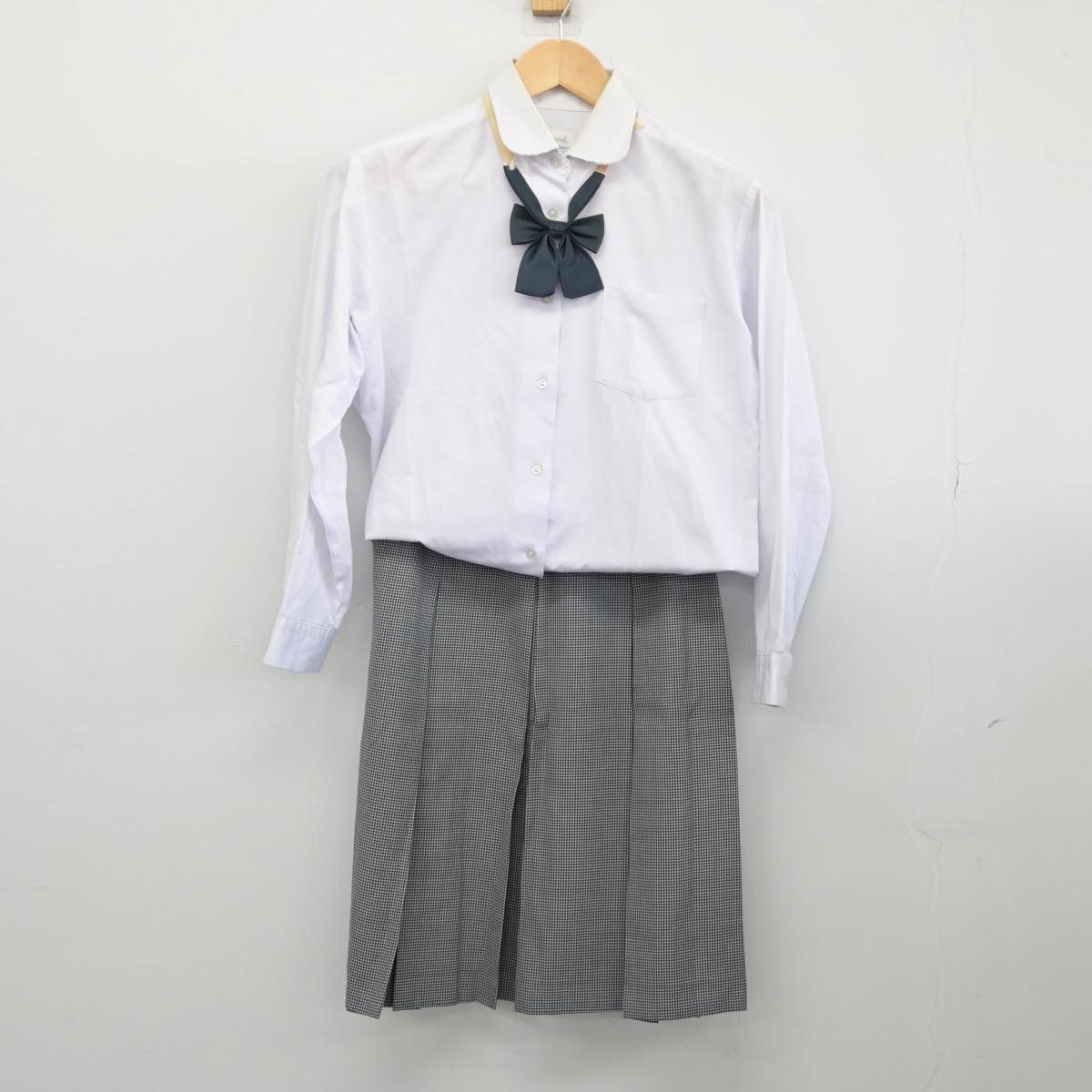 【中古】千葉県 山王中学校 女子制服 3点（シャツ・スカート）sf030845