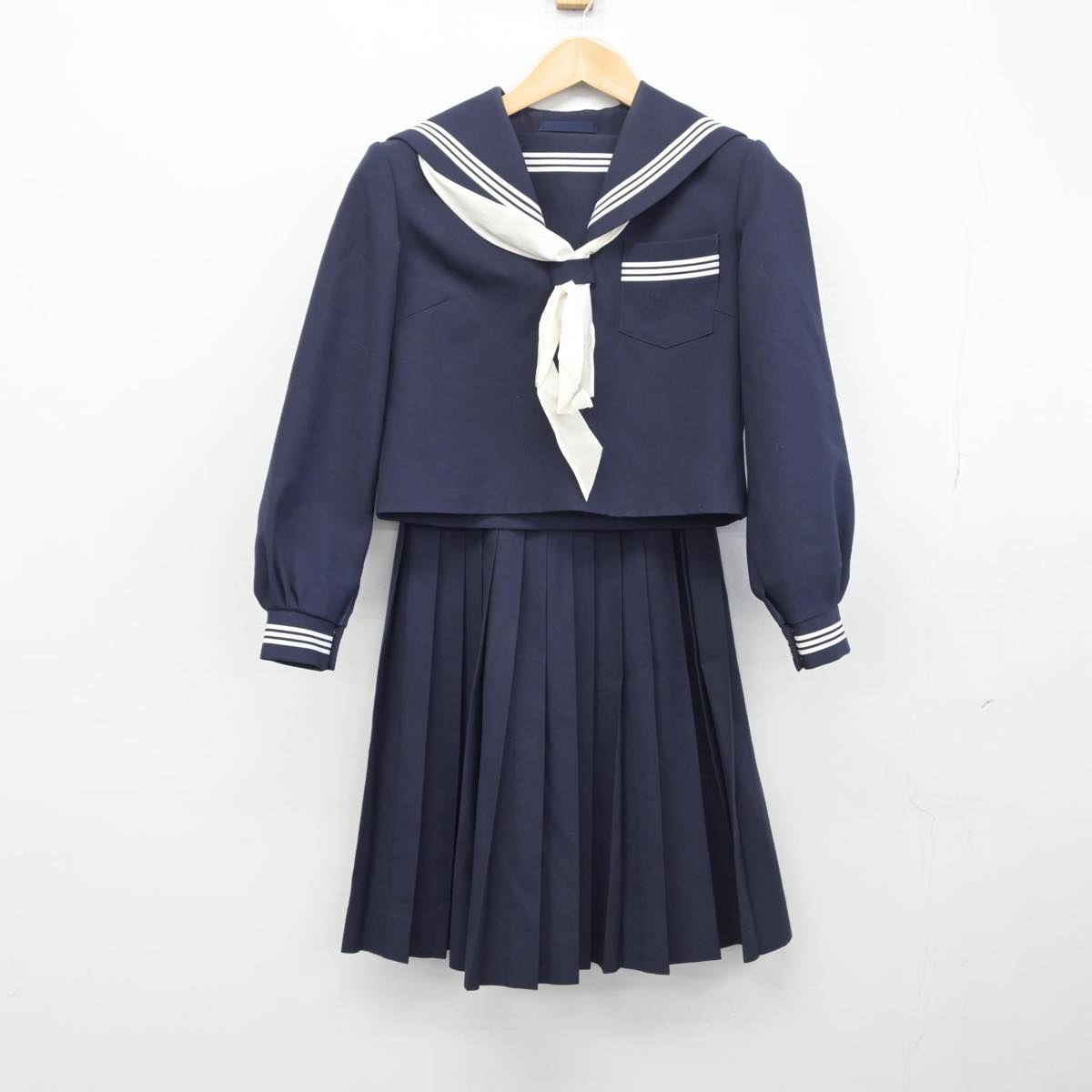 【中古】兵庫県 大的中学校 女子制服 3点（セーラー服・スカート）sf030849