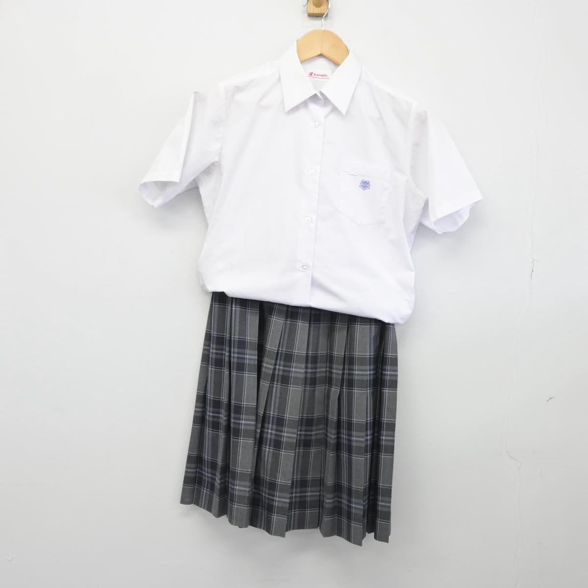 【中古】東京都 上平井中学校 女子制服 3点（シャツ・スカート）sf030852