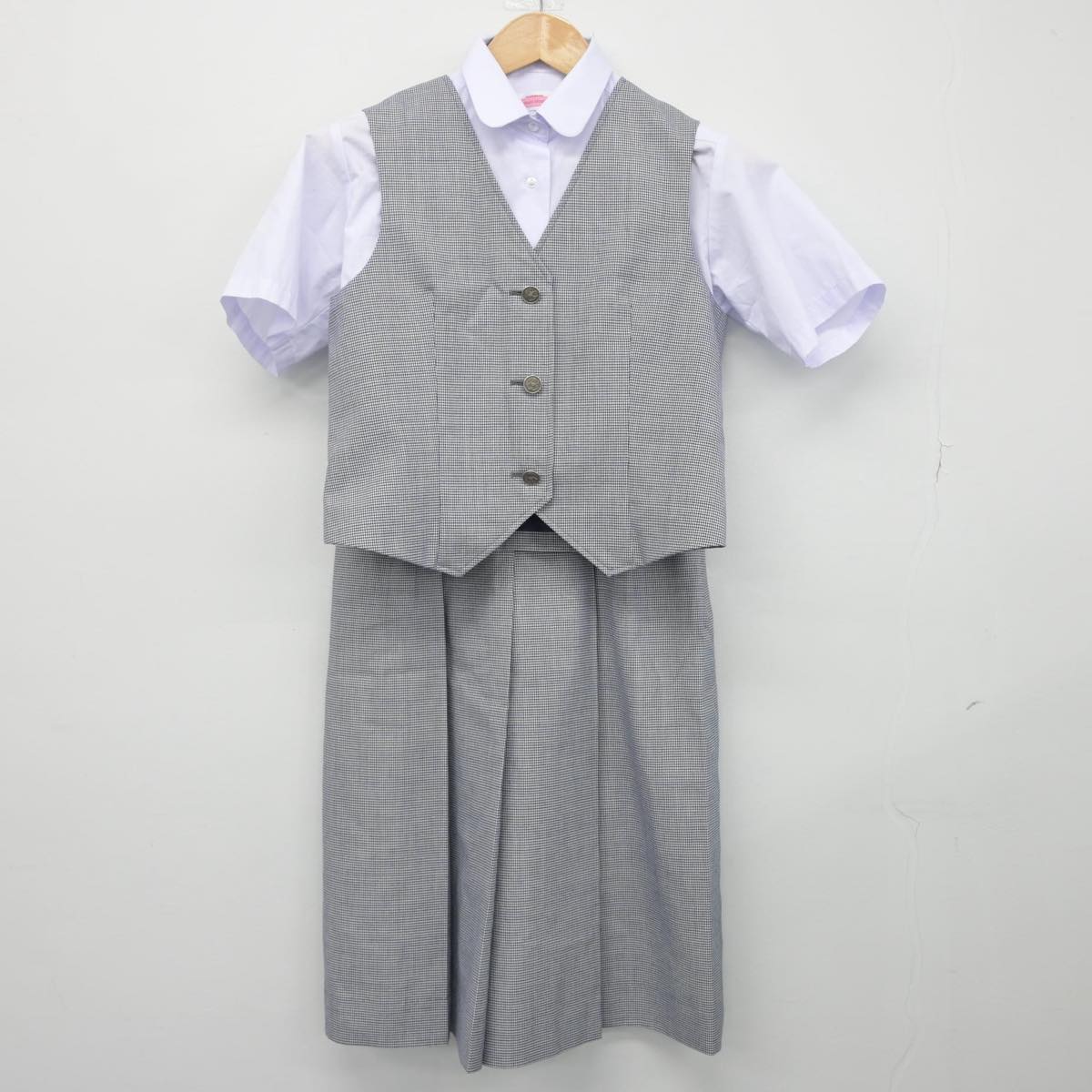 【中古】群馬県 八幡中学校 女子制服 3点（シャツ・ベスト・スカート）sf030908