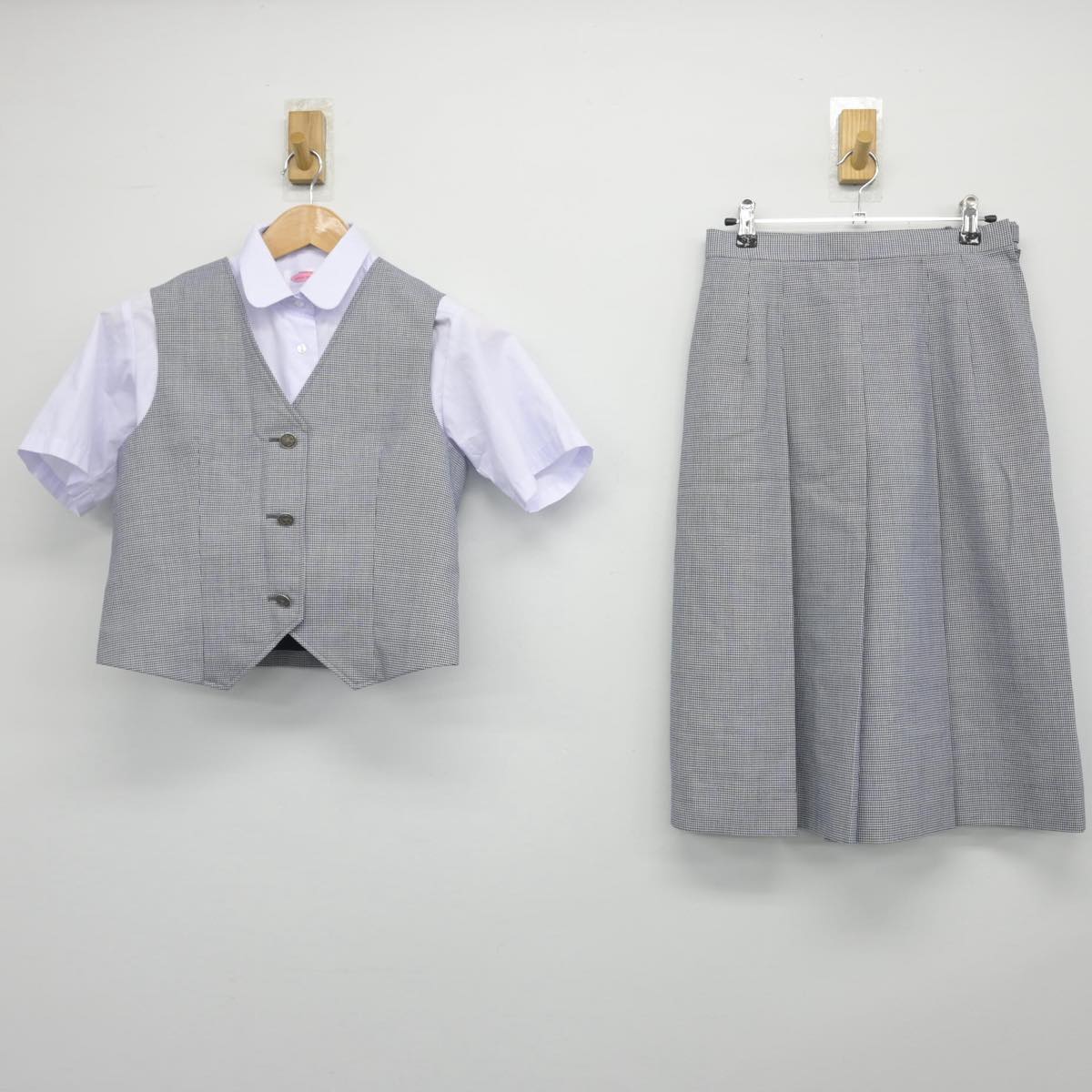 【中古】群馬県 八幡中学校 女子制服 3点（シャツ・ベスト・スカート）sf030908