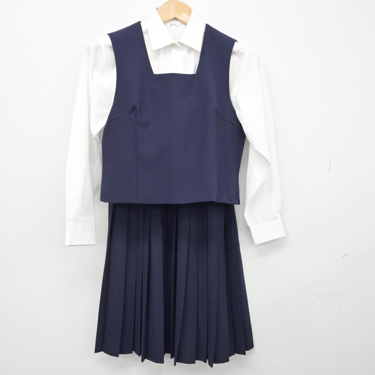 【中古】香川県 高松高等学校 女子制服 3点（シャツ・ベスト・スカート）sf030911