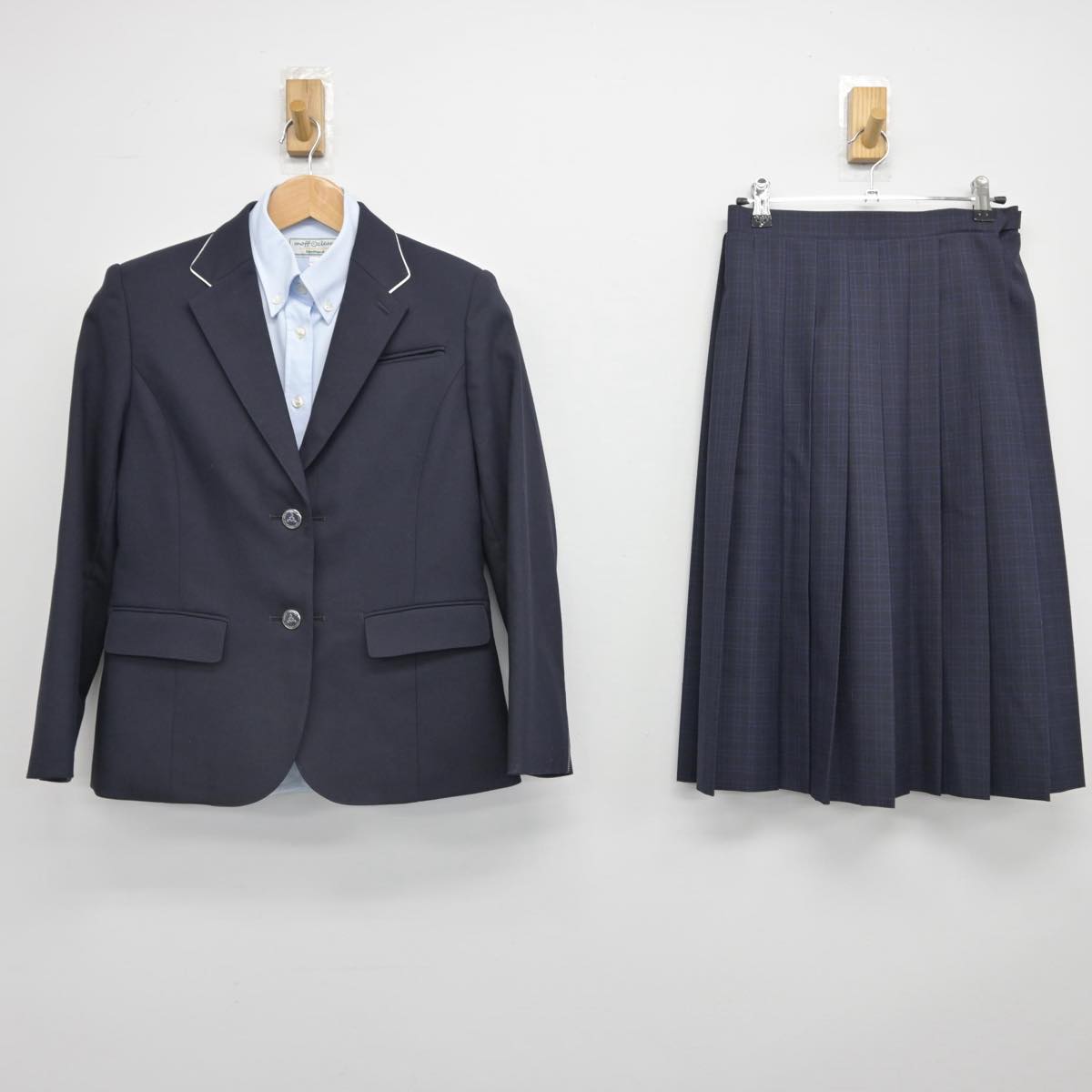 【中古】福岡県 那珂中学校 女子制服 3点（ブレザー・シャツ・スカート）sf030913